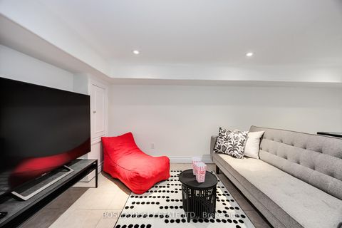 Photo 29 at 4 Whitaker Avenue, Niagara, Toronto
