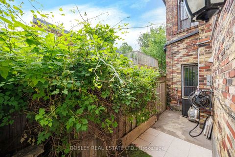 Photo 33 at 4 Whitaker Avenue, Niagara, Toronto