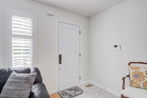 Photo 4 at 294 Hawkview Boulevard, Vellore Village, Vaughan