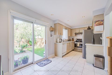 Photo 9 at 294 Hawkview Boulevard, Vellore Village, Vaughan