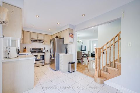 Photo 10 at 294 Hawkview Boulevard, Vellore Village, Vaughan