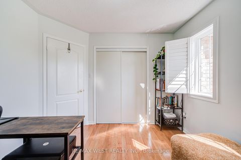 Photo 15 at 294 Hawkview Boulevard, Vellore Village, Vaughan