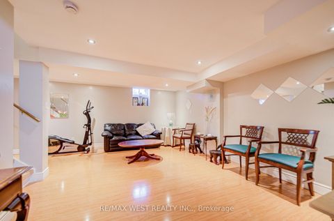 Photo 16 at 294 Hawkview Boulevard, Vellore Village, Vaughan