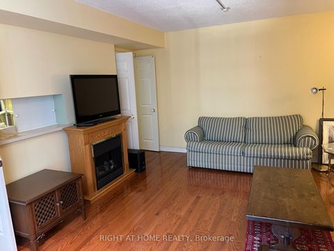 Photo 4 at 705 - 71 Simcoe Street, University, Toronto