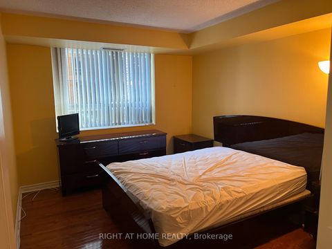 Photo 7 at 705 - 71 Simcoe Street, University, Toronto