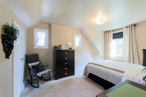 Photo 10 at 125 Chine Drive, Cliffcrest, Toronto