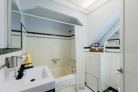 Photo 13 at 125 Chine Drive, Cliffcrest, Toronto