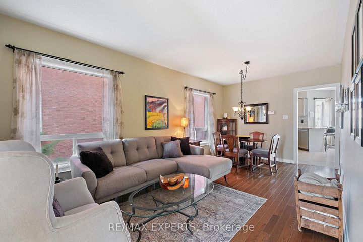 Photo 2 at 228 Sawmill Valley Drive, Summerhill Estates, Newmarket
