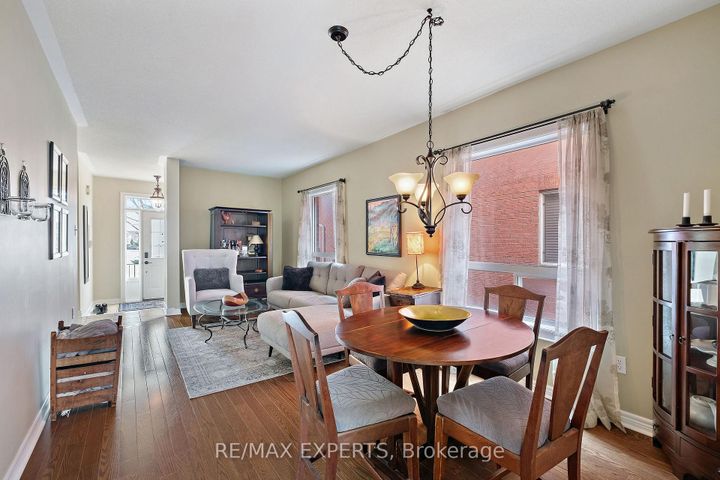 Photo 5 at 228 Sawmill Valley Drive, Summerhill Estates, Newmarket