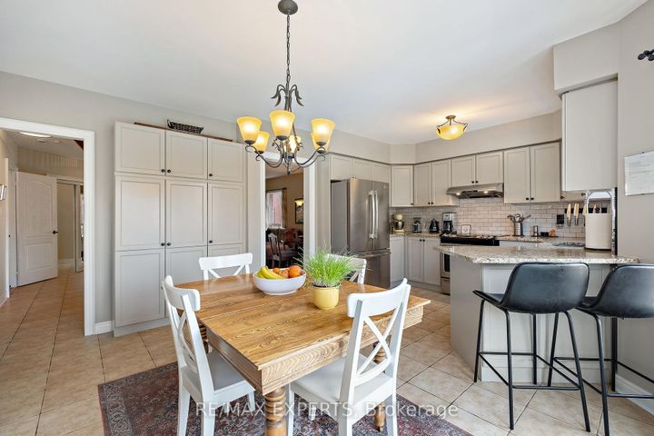 Photo 10 at 228 Sawmill Valley Drive, Summerhill Estates, Newmarket
