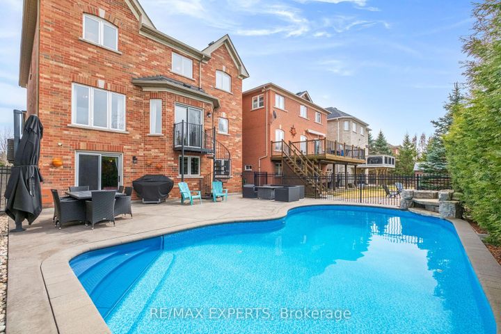 Photo 25 at 228 Sawmill Valley Drive, Summerhill Estates, Newmarket