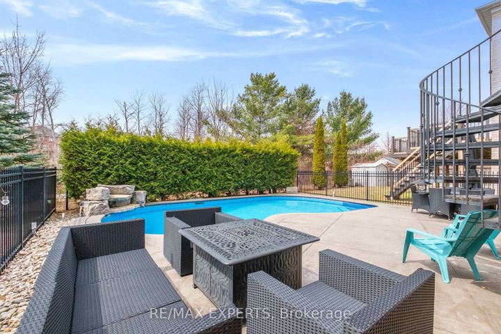 Photo 28 at 228 Sawmill Valley Drive, Summerhill Estates, Newmarket