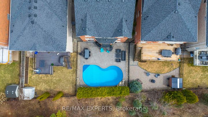 Photo 30 at 228 Sawmill Valley Drive, Summerhill Estates, Newmarket
