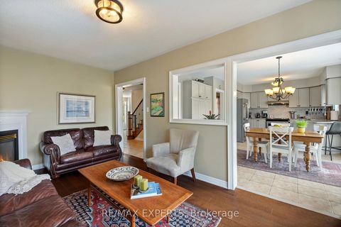 Photo 7 at 228 Sawmill Valley Drive, Summerhill Estates, Newmarket