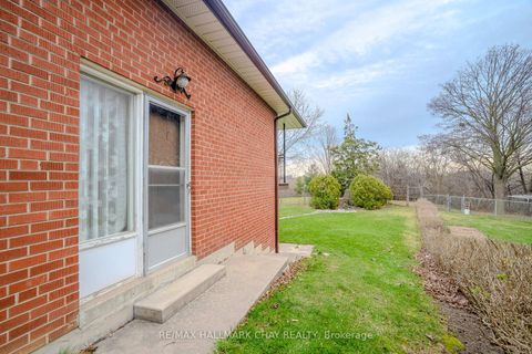 Photo 31 at 3 Alicewood Court, Clairville, Toronto