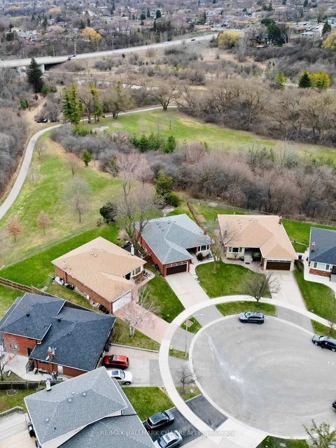 Photo 36 at 3 Alicewood Court, Clairville, Toronto