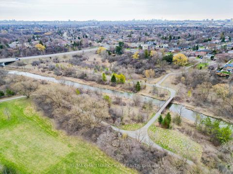 Photo 38 at 3 Alicewood Court, Clairville, Toronto