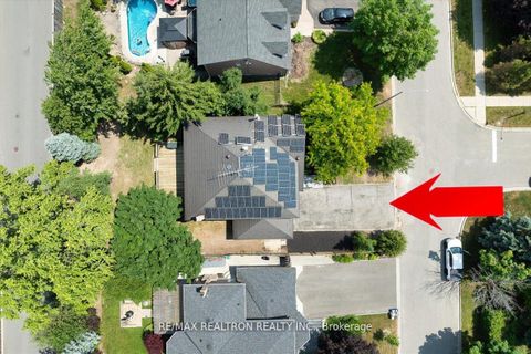 Photo 3 at 29 Westbourne Court, Oak Ridges Lake Wilcox, Richmond Hill
