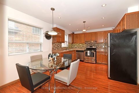 Photo 7 at 26 Quaker Ridge Road, Glen Shields, Vaughan