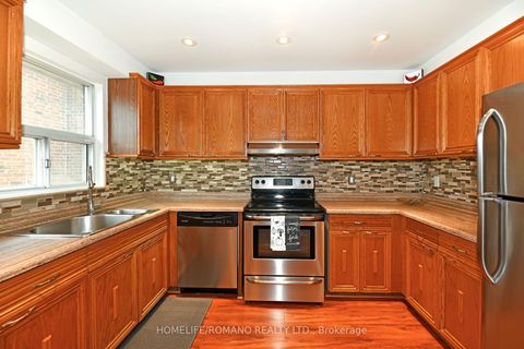 Photo 8 at 26 Quaker Ridge Road, Glen Shields, Vaughan