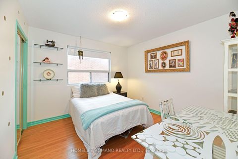 Photo 12 at 26 Quaker Ridge Road, Glen Shields, Vaughan