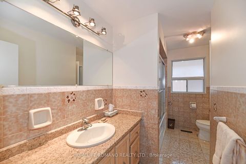 Photo 13 at 26 Quaker Ridge Road, Glen Shields, Vaughan