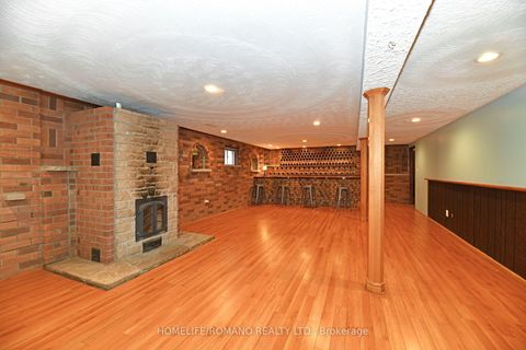 Photo 15 at 26 Quaker Ridge Road, Glen Shields, Vaughan