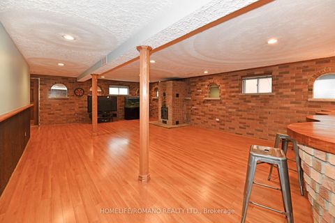 Photo 16 at 26 Quaker Ridge Road, Glen Shields, Vaughan