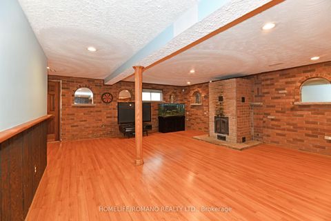 Photo 17 at 26 Quaker Ridge Road, Glen Shields, Vaughan
