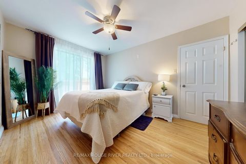 Photo 13 at 18 Darlingside Drive, West Hill, Toronto