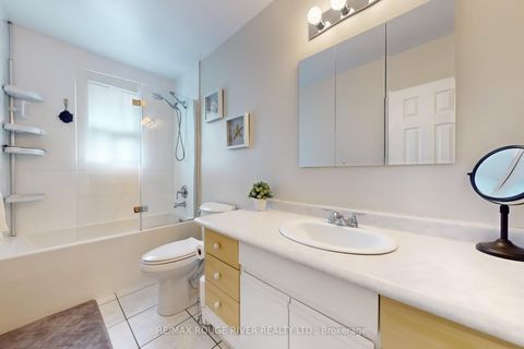 Photo 19 at 18 Darlingside Drive, West Hill, Toronto
