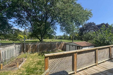 Photo 25 at 18 Darlingside Drive, West Hill, Toronto