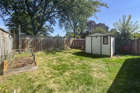 Photo 26 at 18 Darlingside Drive, West Hill, Toronto