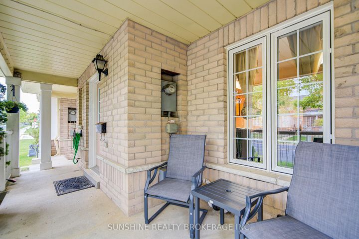 Photo 5 at 357 Bur Oak Avenue, Berczy, Markham