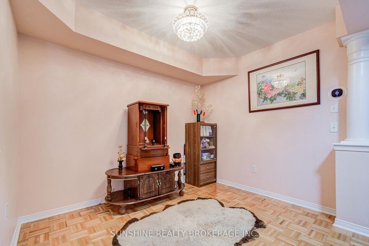 Photo 11 at 357 Bur Oak Avenue, Berczy, Markham