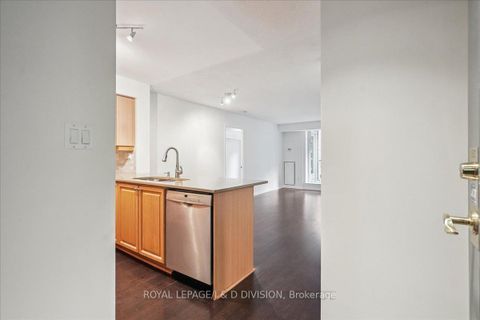 Photo 7 at 501 - 188 Redpath Avenue, Mount Pleasant West, Toronto