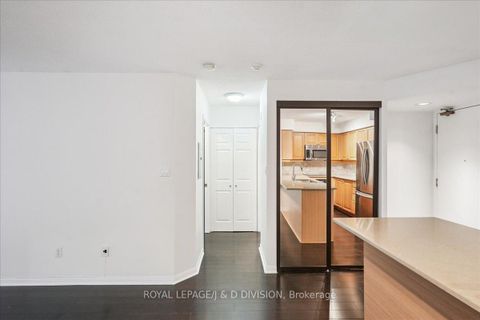 Photo 9 at 501 - 188 Redpath Avenue, Mount Pleasant West, Toronto