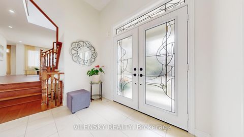 Photo 1 at 29 Elihof Drive, Patterson, Vaughan