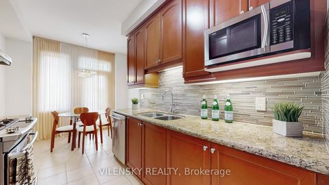 Photo 6 at 29 Elihof Drive, Patterson, Vaughan