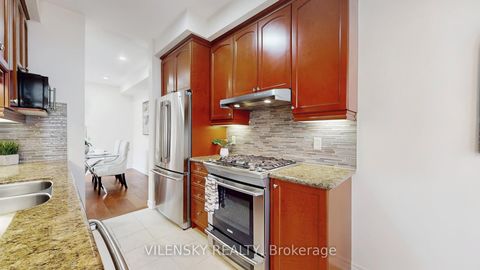 Photo 7 at 29 Elihof Drive, Patterson, Vaughan