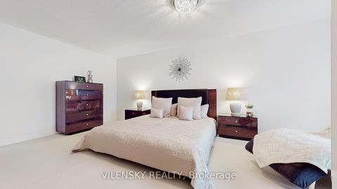 Photo 12 at 29 Elihof Drive, Patterson, Vaughan