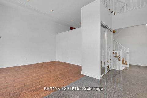 Photo 3 at M - 3348 Bayview Avenue, Newtonbrook East, Toronto