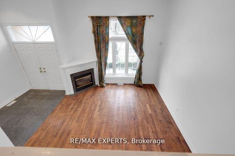Photo 9 at M - 3348 Bayview Avenue, Newtonbrook East, Toronto