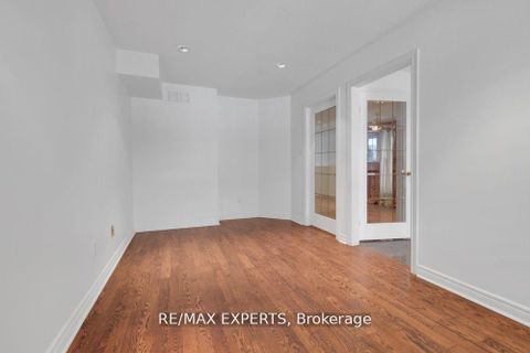 Photo 10 at M - 3348 Bayview Avenue, Newtonbrook East, Toronto