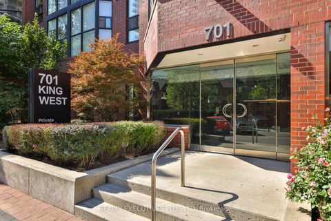 Photo 1 at 811 - 701 King Street W, Niagara, Toronto