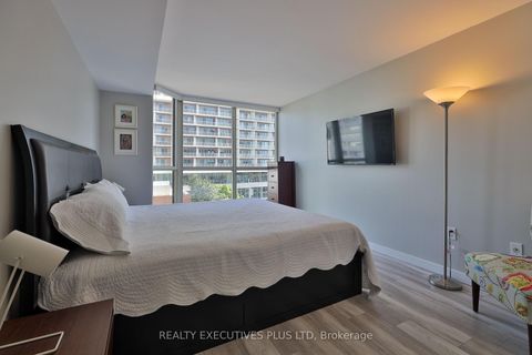 Photo 17 at 811 - 701 King Street W, Niagara, Toronto