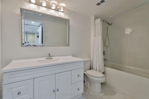 Photo 19 at 811 - 701 King Street W, Niagara, Toronto