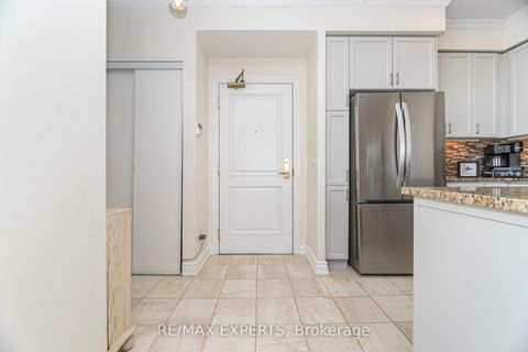 Photo 4 at 809 - 9255 Jane Street, Maple, Vaughan