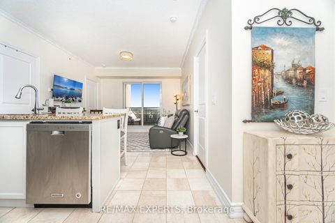 Photo 5 at 809 - 9255 Jane Street, Maple, Vaughan Photo 5 at 809 - 9255 Jane Street, Maple, Vaughan