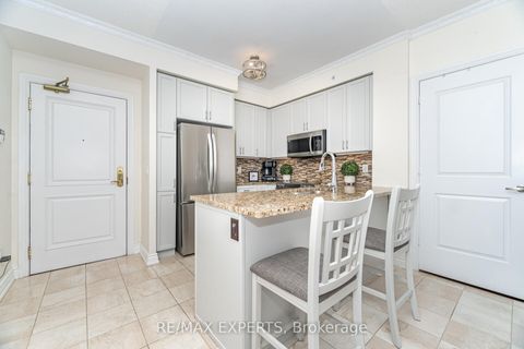 Photo 7 at 809 - 9255 Jane Street, Maple, Vaughan